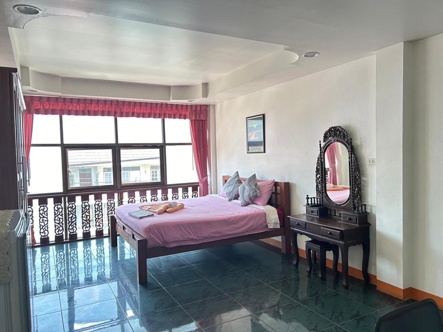 Coffeeandbeer Hostel Pattaya Exterior photo